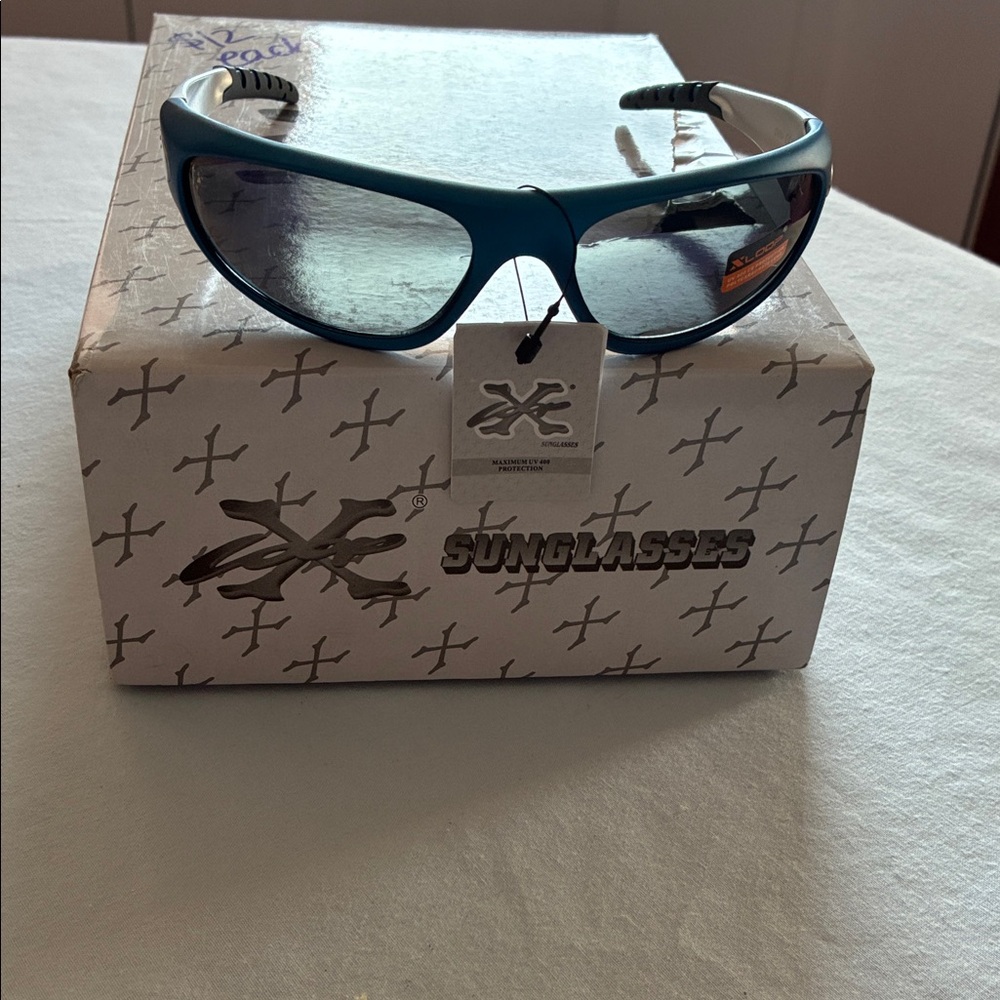 Xloop Men’s Wrap Sunglasses with Blue Frame Gray Lens UV400 Protection